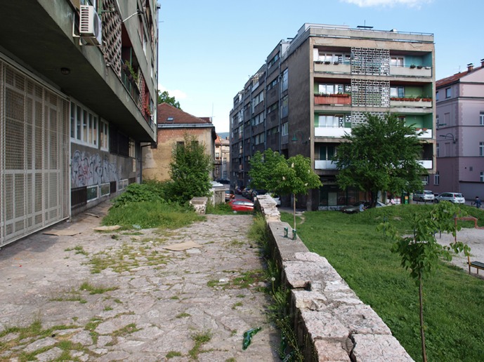 Wohnhäuser, Dalmatinska 1